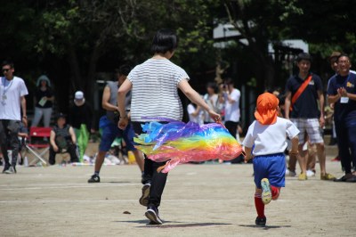 年中さんの親子競技「虹を描こう」