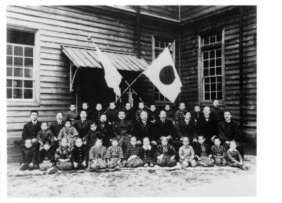 成城小学校創設当時の児童および教職員