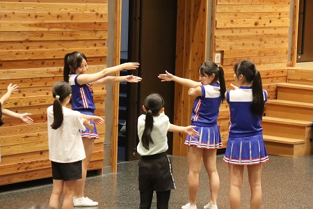 体験教室「バトン部とチアダンス！」