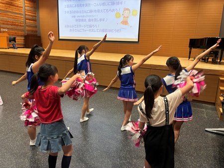 体験教室　バトン部とチアダンス！