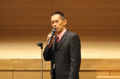 上村氏の担任だった植松先生が司会を務めた