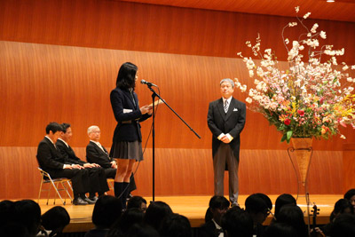 気持ち新たに　—高等学校 入学宣誓の会—