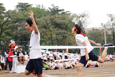 100ｍ走で勝利の雄叫び