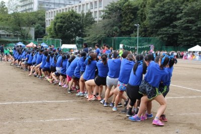 綱引き（女子全員）