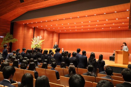 1人ずつ名前が読み上げられました