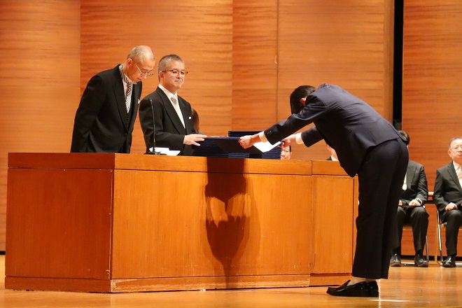 新たな道へ自分らしく進む— 第78回中学校卒業証書授与式 —