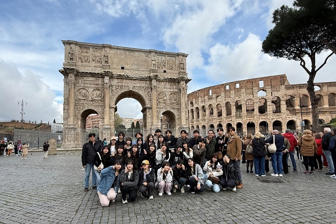 高校課外教室「南イタリアの世界遺産を巡る旅　～シチリア島周遊とローマ～」を実施しました