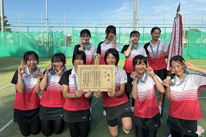 中学女子テニス部　世田谷区中学校夏季総合体育大会　団体戦優勝　都大会出場決定
