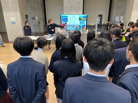 アメリカのワシントン州とアラスカ州についてのプレゼンを聞きました