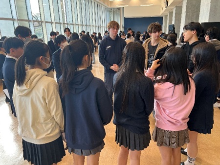 グループに分かれて、ポットラックパーティーについて話をしました