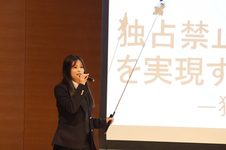 差し棒に一工夫する発表者も