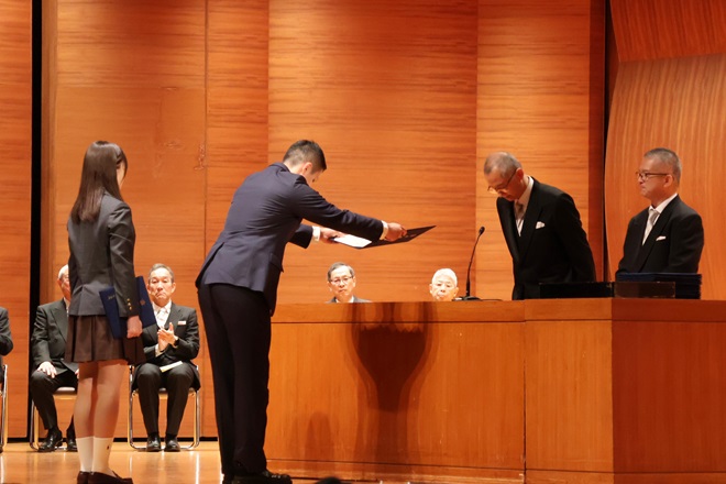 思い出を胸に新たな世界へ　－第78回高等学校卒業式－