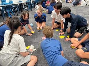 日本語クラス（中3）での様子（カードゲーム）