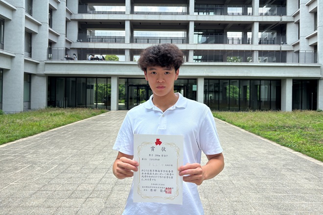 高校水泳部競泳部門　長尾水玖音君　東京都高等学校春季水泳競技大会（男子200m背泳ぎ）第１位