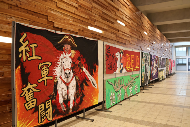 飛翔祭応援パネルと旗がコリドーに登場しました
