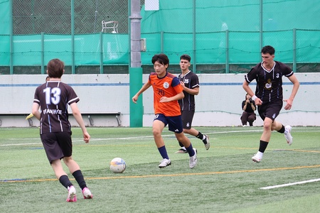 後半は男子チームが対戦