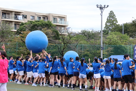 全学年大玉おくり「回れ！ワンダー・バルーン」