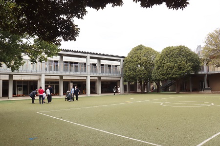 初等学校