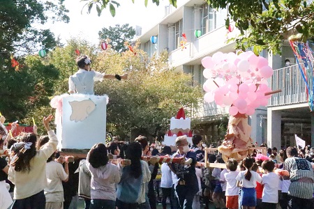 オープニングはお神輿で。祭りだ！わっしょい！