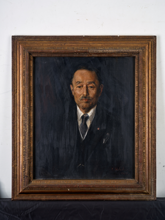 出品している澤柳肖像画（廣瀬久哉氏撮影）