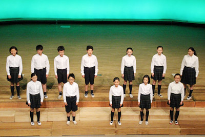 合唱部として、合唱発表会が最後の活動となった6年生。噛みしめるように歌う姿が印象的