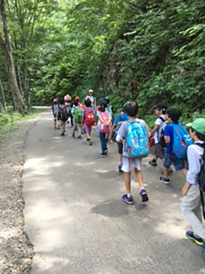 申年に猿ヶ京！　　——４年生夏の学校を行いました——