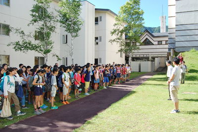 頂上から見た景色は忘れない！　——６年生の夏の学校——