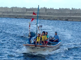 青い海と碧い海　——与論島と佐渡で新自然体験の旅を行いました——