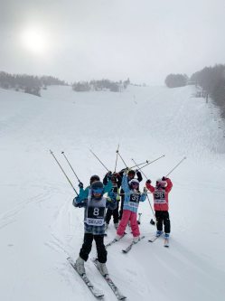 吹雪の中でも元気いっぱい！