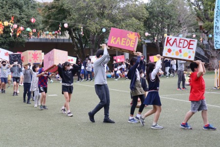 6年楓組の「思い出みこし」