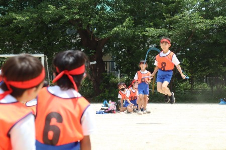 ３年生二重とびリレー