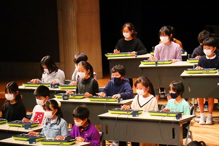 5年松組「栄光の架橋」。前向きな気持ちにさせてくれるこの曲のメッセージが伝わる心のこもった演奏でした