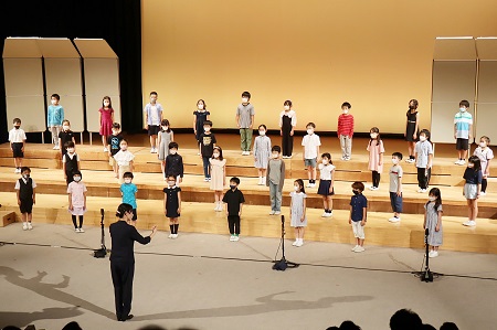 2年桂組の斉唱『ありがとうの花』