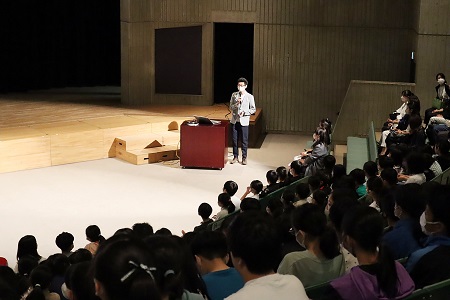 保護者の方が子どもを管理するのではなく、親子で対話し一緒に模索しながら約束ごとをアップデートしていく、という提案がありました