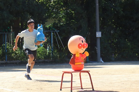 先生たちの競技種目「それいけ！教職員」も白熱した戦い