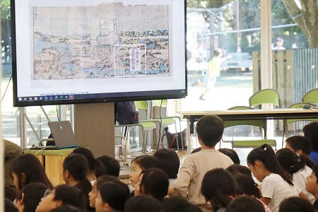 モニターに映されたのは、江戸時代に起きた地震の絵