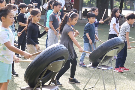 2年櫟組。文化祭に向けて太鼓の練習。