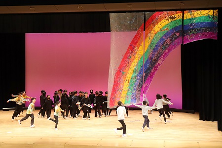 汚れたにじのふもとにはきれいなものが嫌いな虫たちが。 虫への攻撃を仕掛けるとりたち