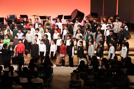 合唱　5年柳組・松組・桂組