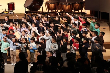 斉唱　1年柊組・栗組・橙組