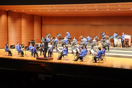 中・高吹奏楽部による吹奏楽