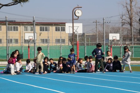 最後は100M走にチャレンジ！みんな走りきりました