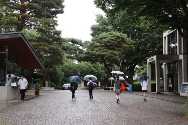 ３カ月ぶりに戻ってきた子どもたちの登校風景