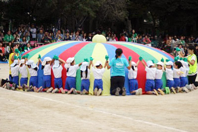 大きなグラウンドを走りました！—第24回秋の運動会—