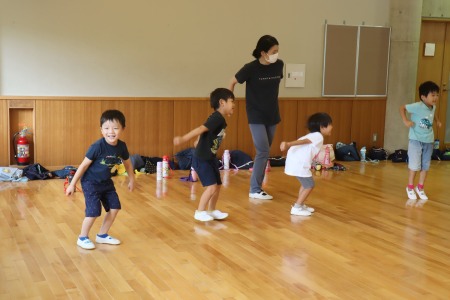 初めてのダンスもすぐにマスターした年中さん