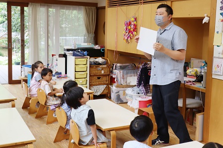 最初に先生から説明をききます