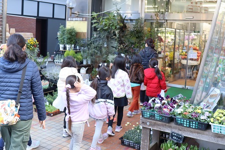 お花屋さんに到着