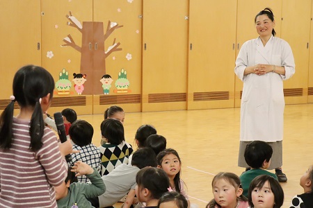 最後は先生にたくさんの質問や感想が飛び出しました