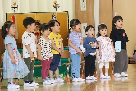 全員で「こいのぼり」のうたを歌いました