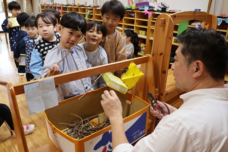 面白い形の枝、太い枝、細い枝、まっすぐな枝。 枝選びから個性が光ります